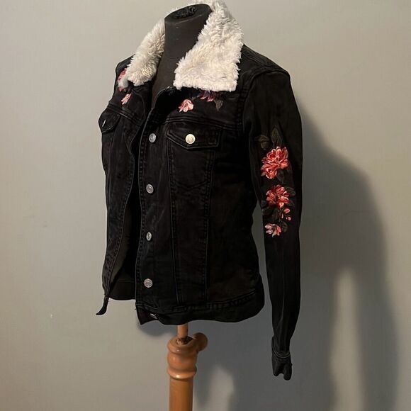 Pacsun Womens Sherpa Embroidered Floral Denim Jacket - Picture 4 of 12